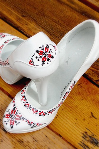 Pantofi pictati "Traditional Design"